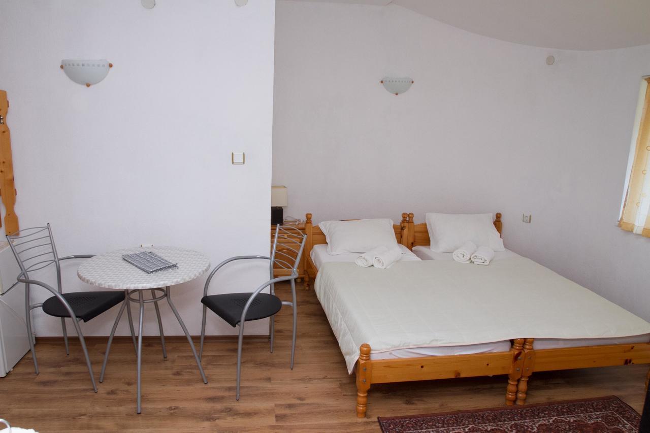 Guest House Sokratovi Obzor Exteriér fotografie