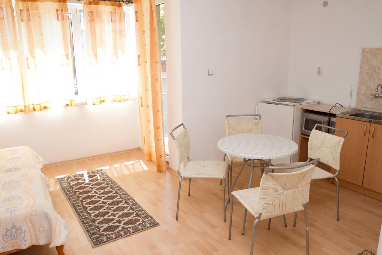 Guest House Sokratovi Obzor Exteriér fotografie